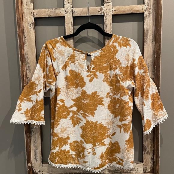 COPY - Floral blouse with lace trim - Picture 3 of 3